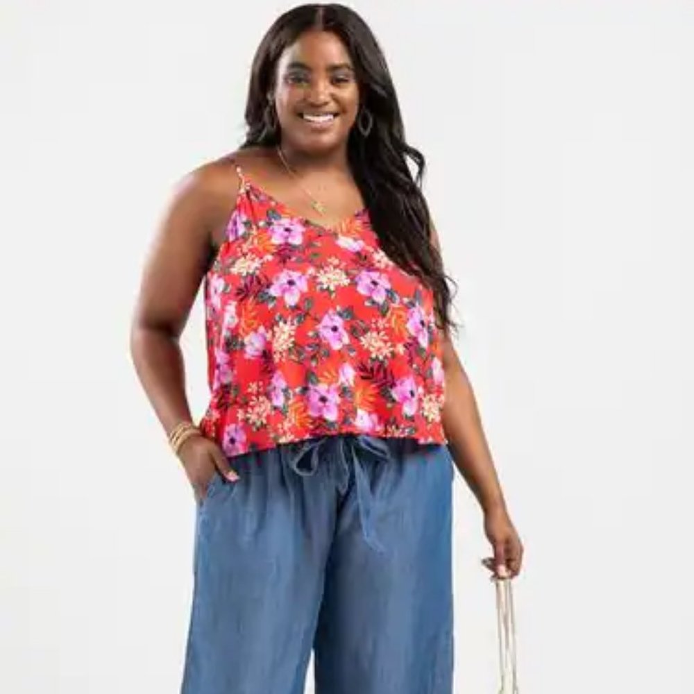 NEW‎ Francesca's 1X Women's Red Floral Tropical Tank Top Blouse V Neck